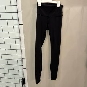Lululemon high rise luxe leggings. Size 4 28 length